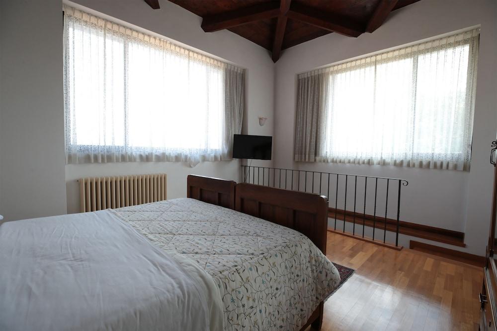 Il Castellaro Country House Перуджа Екстериор снимка