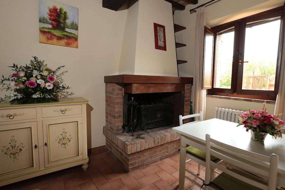 Il Castellaro Country House Перуджа Екстериор снимка